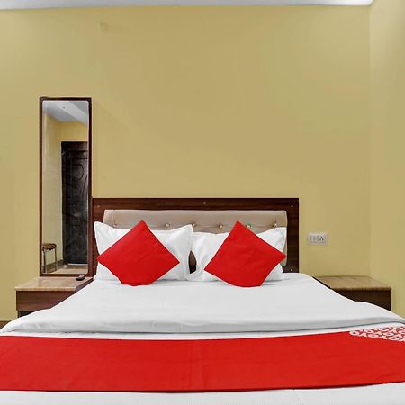 Capital O Royal Inn Near Laskar Gwalior Luaran gambar