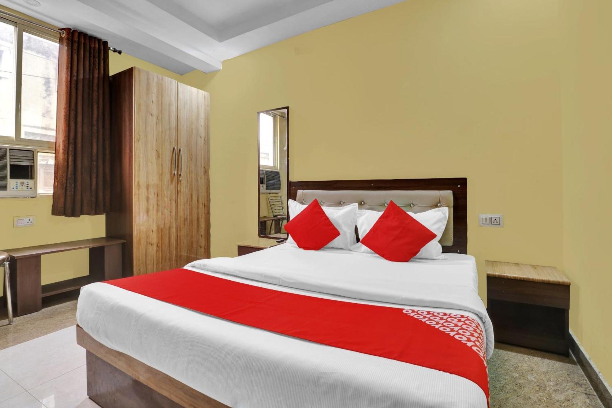 Capital O Royal Inn Near Laskar Gwalior Luaran gambar