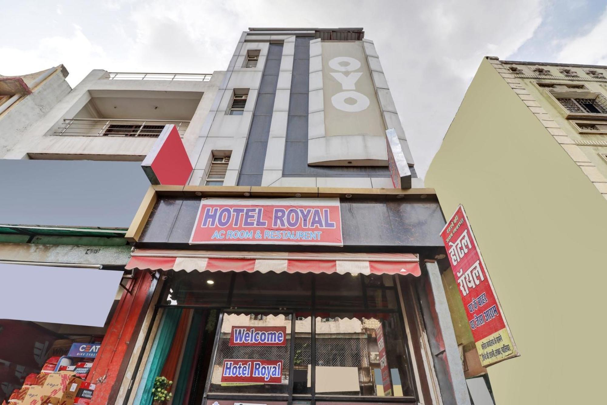 Capital O Royal Inn Near Laskar Gwalior Luaran gambar